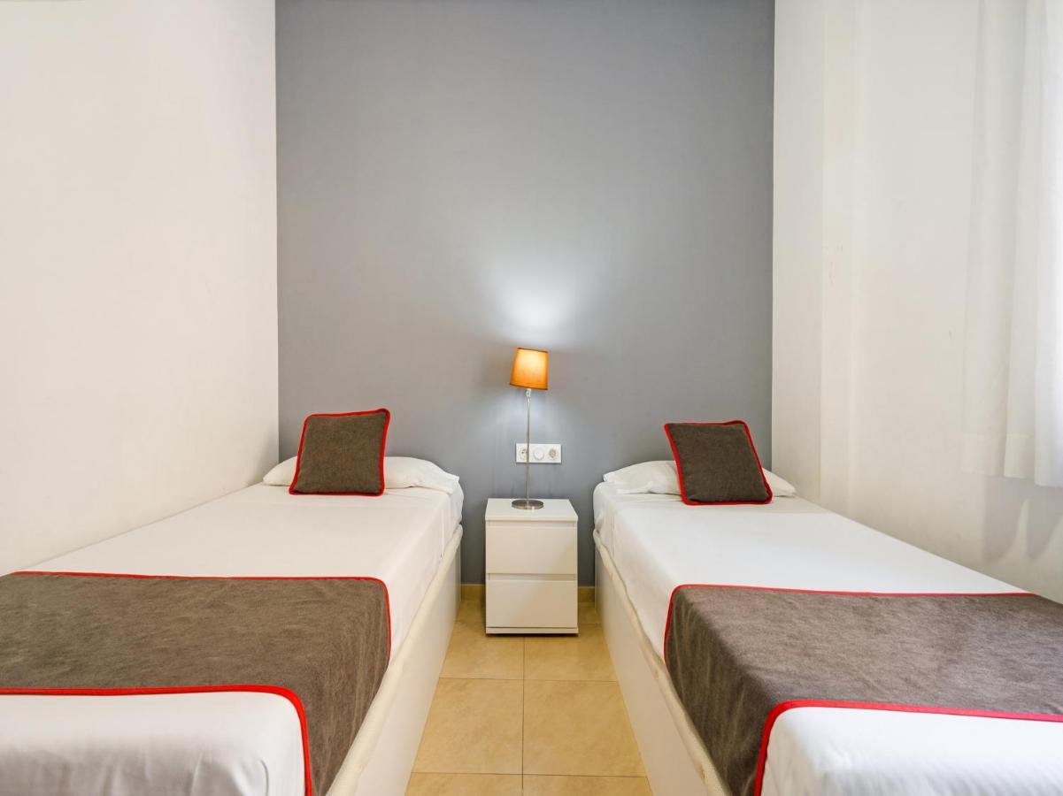 Oyo Style Apartments Puerto Valencia Bagian luar foto