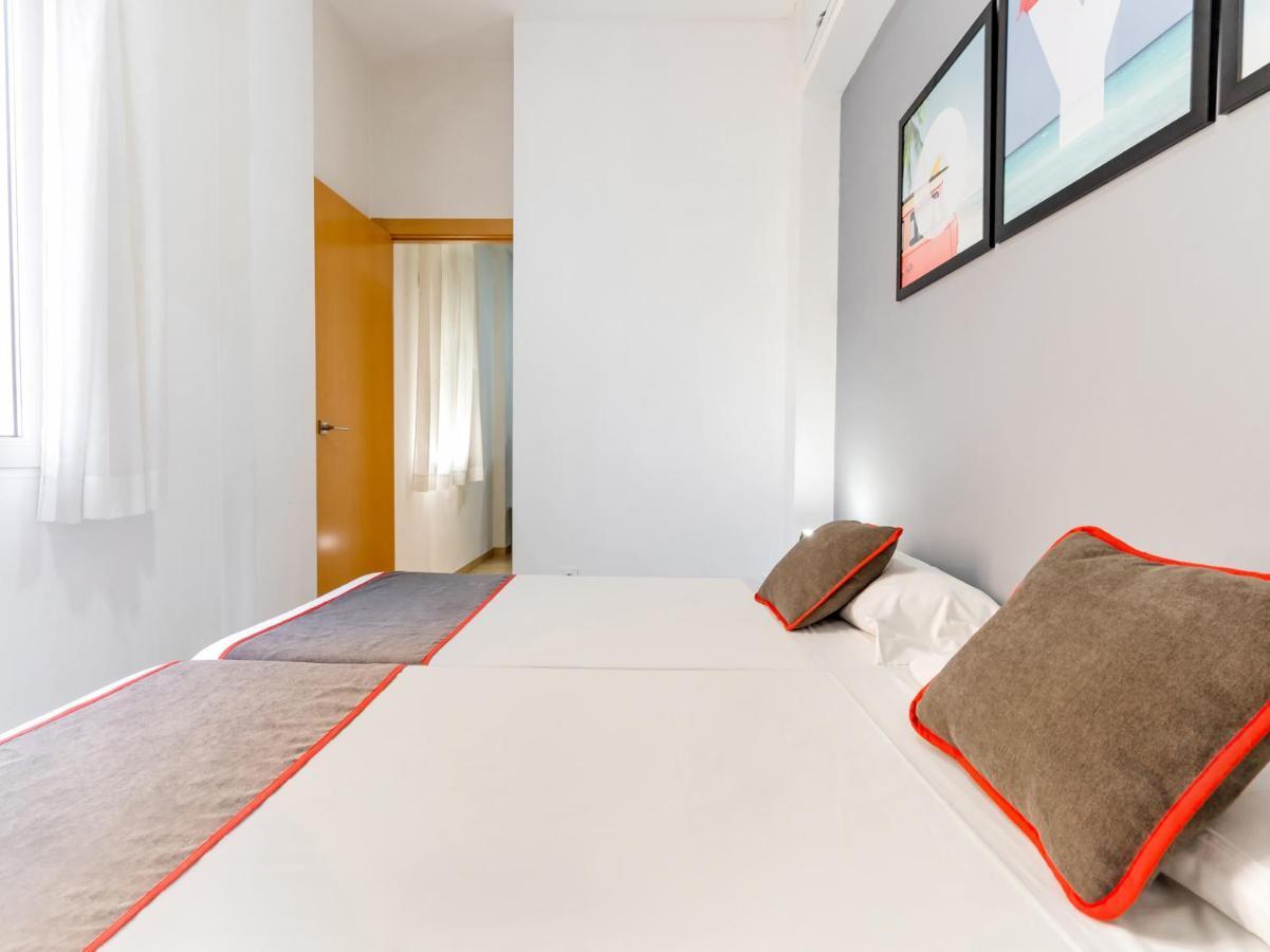 Oyo Style Apartments Puerto Valencia Bagian luar foto