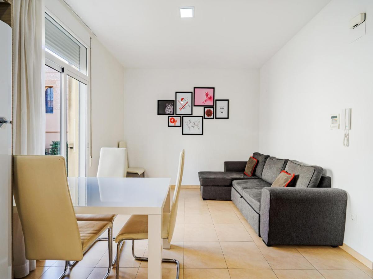 Oyo Style Apartments Puerto Valencia Bagian luar foto